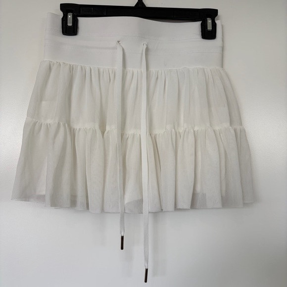 Dresses & Skirts - White Tiered Mini Skirt with Drawstring Waist Pant Pocket Size M